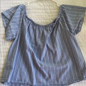 Camisa con elástico.